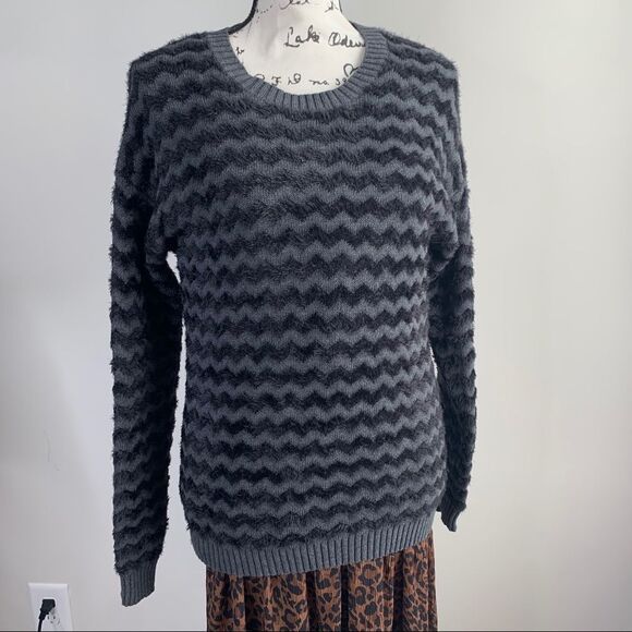 BCBGeneration soft fuzzy chevron gray sweater XS S‎ - Picture 1 of 5